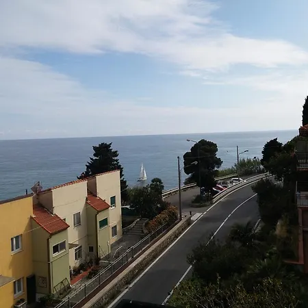 Apartment Two Step From The Beach